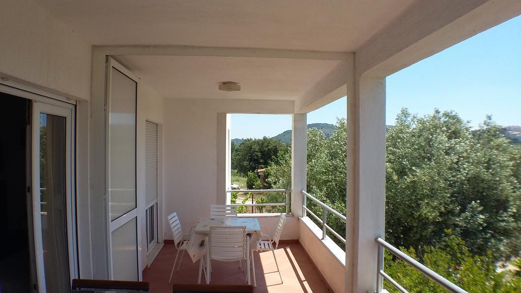 Villa Tina โรกอซนิซา ภายนอก รูปภาพ